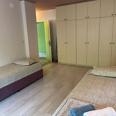 Amadina Garden Hotel Lozenec Kültér fotó
