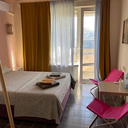 Amadina Garden Hotel Lozenec Kültér fotó