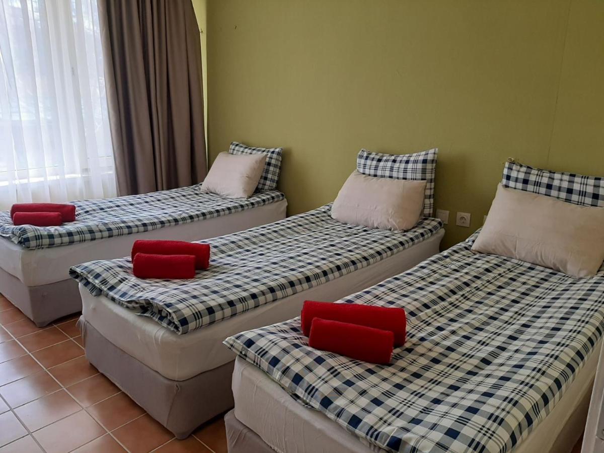 Amadina Garden Hotel Lozenec Kültér fotó