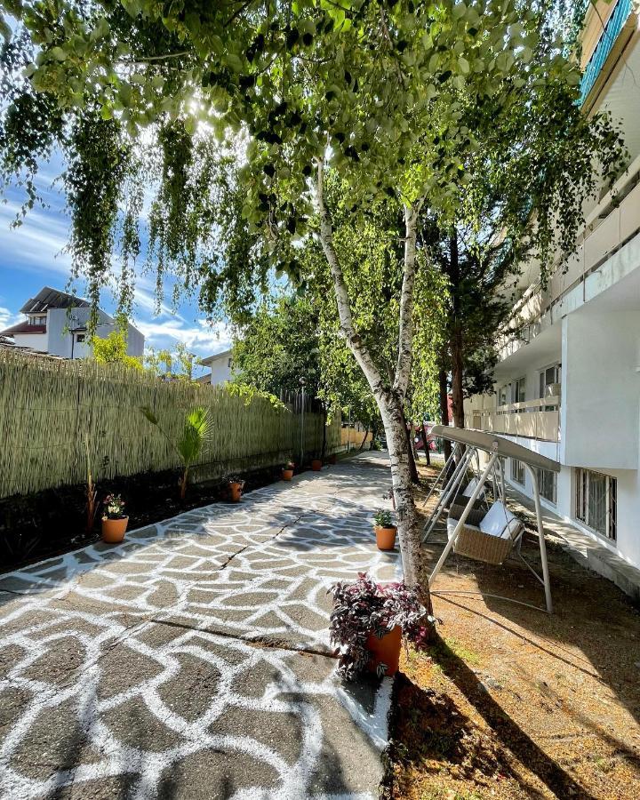 Amadina Garden Hotel Lozenec Kültér fotó