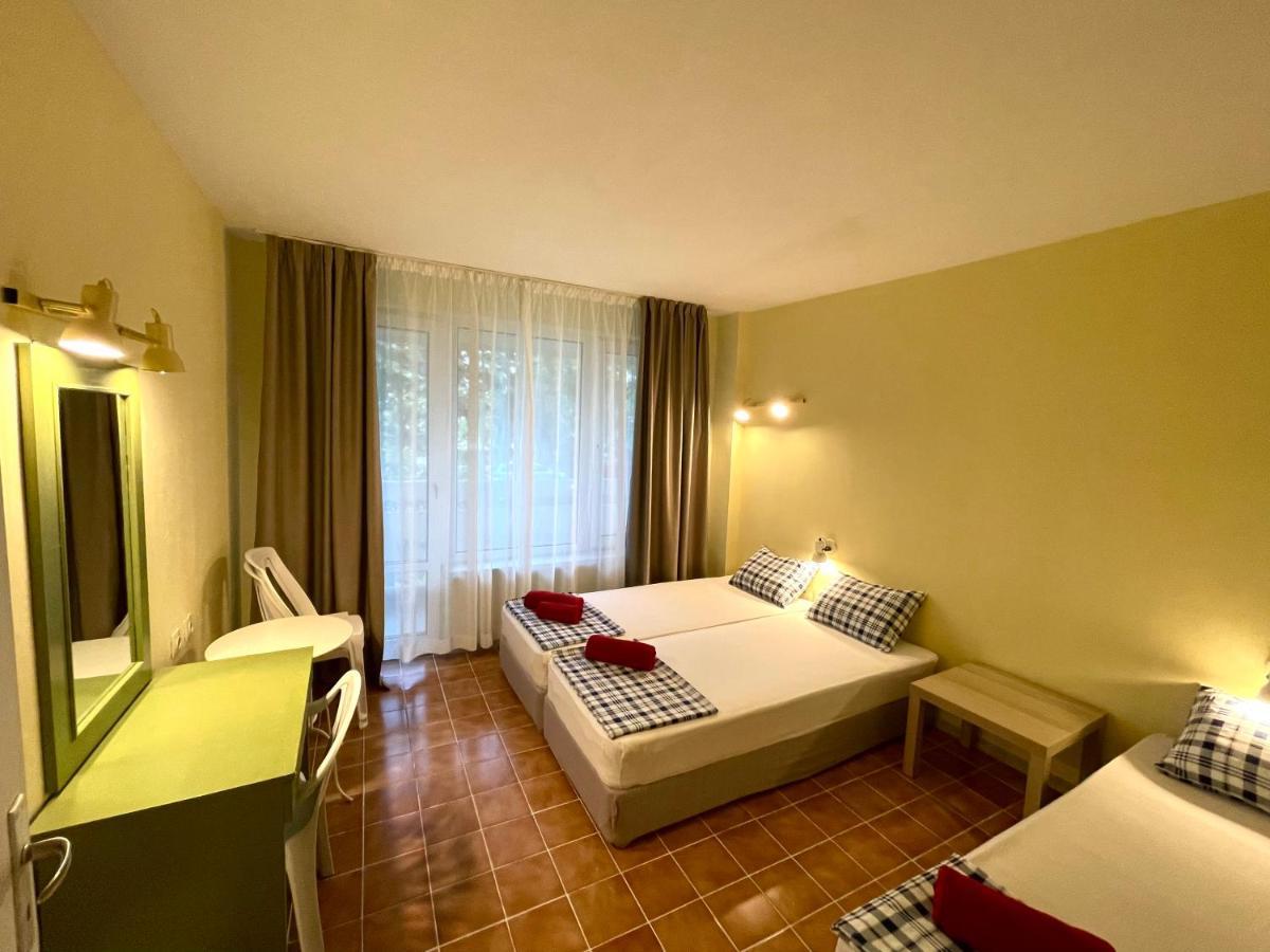 Amadina Garden Hotel Lozenec Kültér fotó