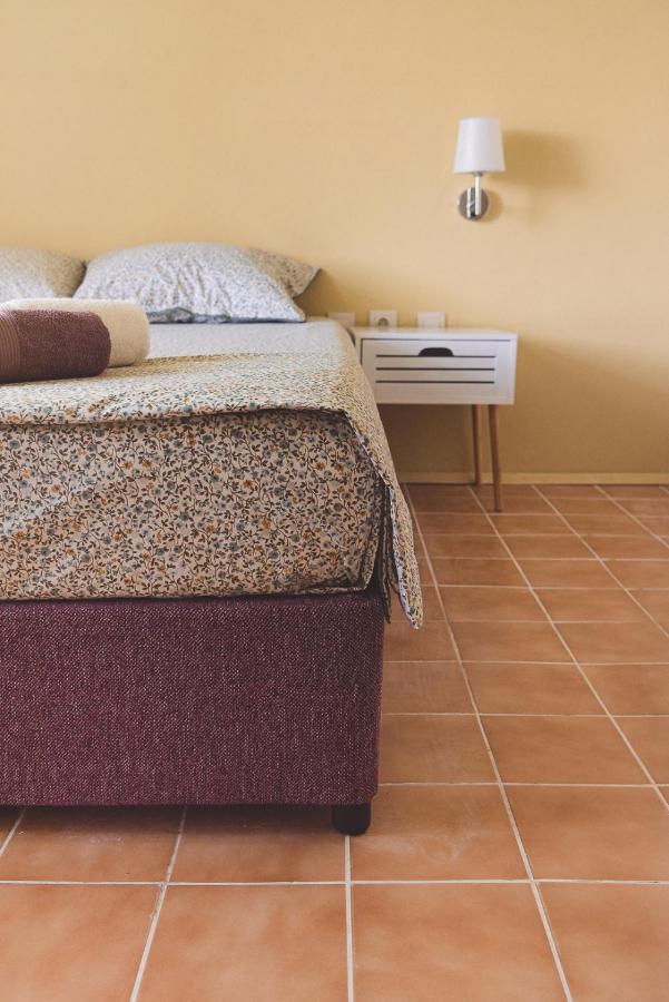 Amadina Garden Hotel Lozenec Kültér fotó