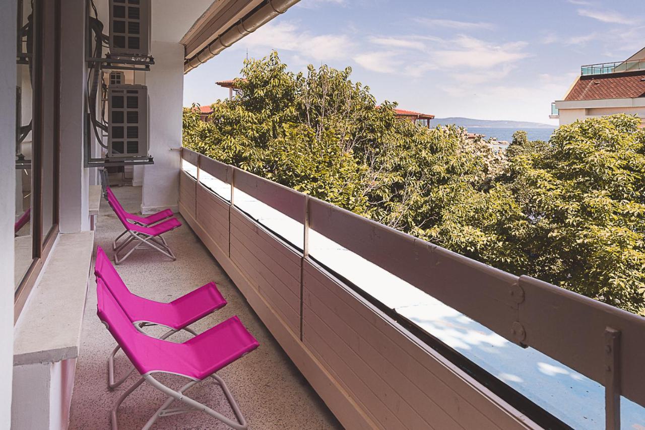 Amadina Garden Hotel Lozenec Kültér fotó