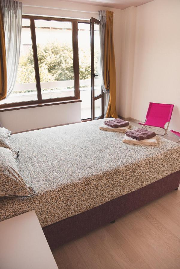Amadina Garden Hotel Lozenec Kültér fotó