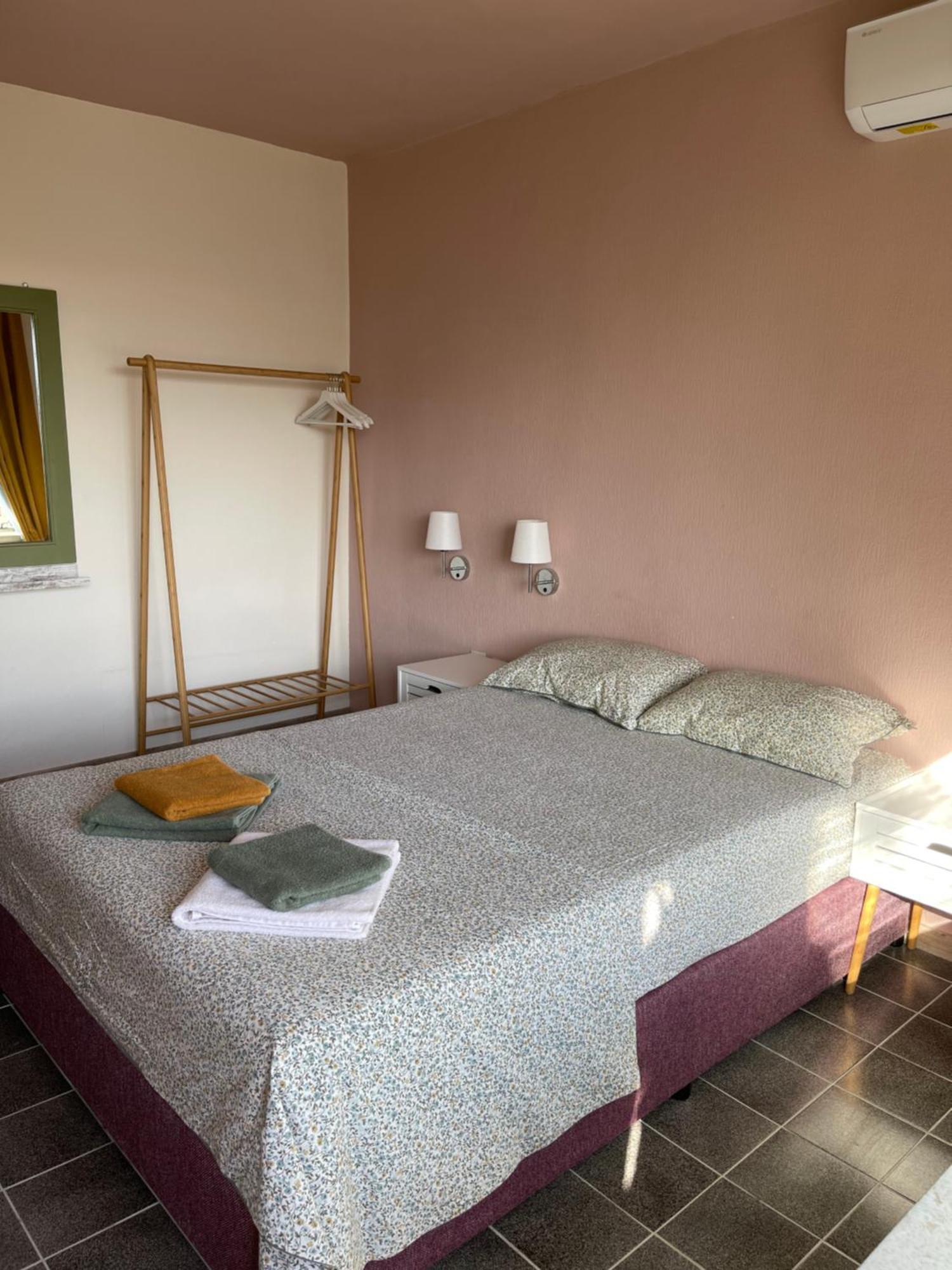 Amadina Garden Hotel Lozenec Kültér fotó