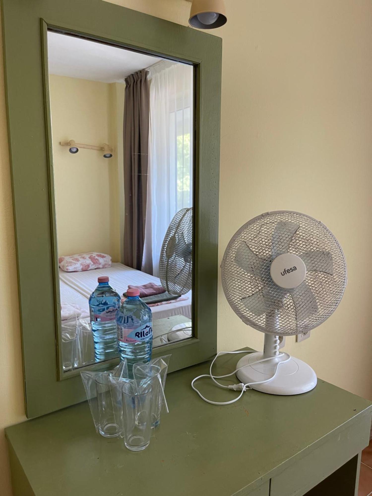 Amadina Garden Hotel Lozenec Kültér fotó